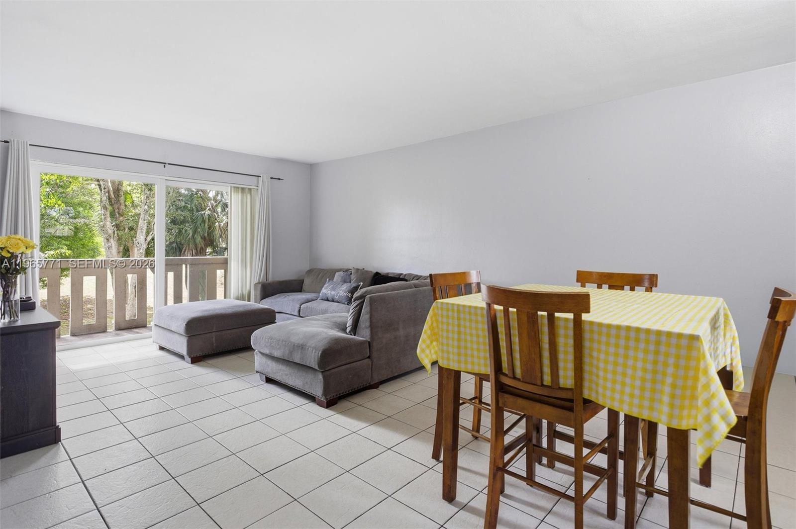 VILLAS OF MIAMI LAKES CON - Residential