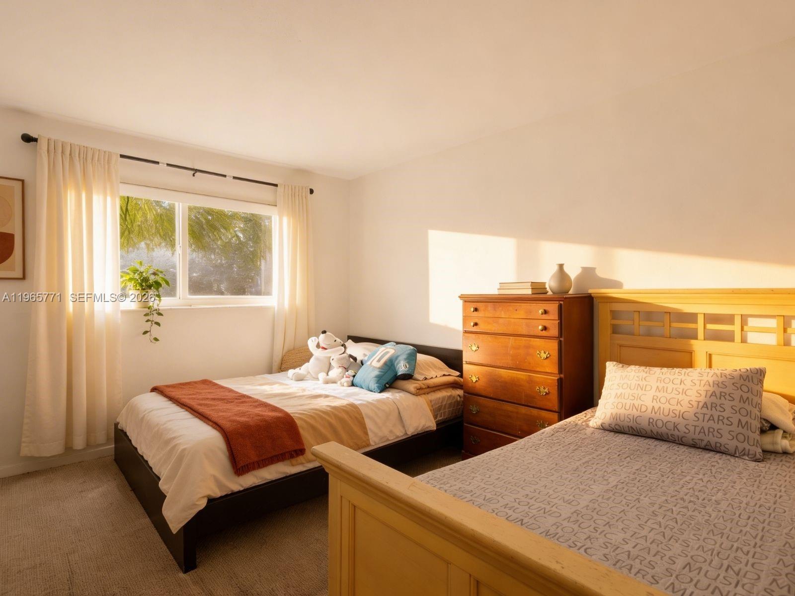 VILLAS OF MIAMI LAKES CON - Residential