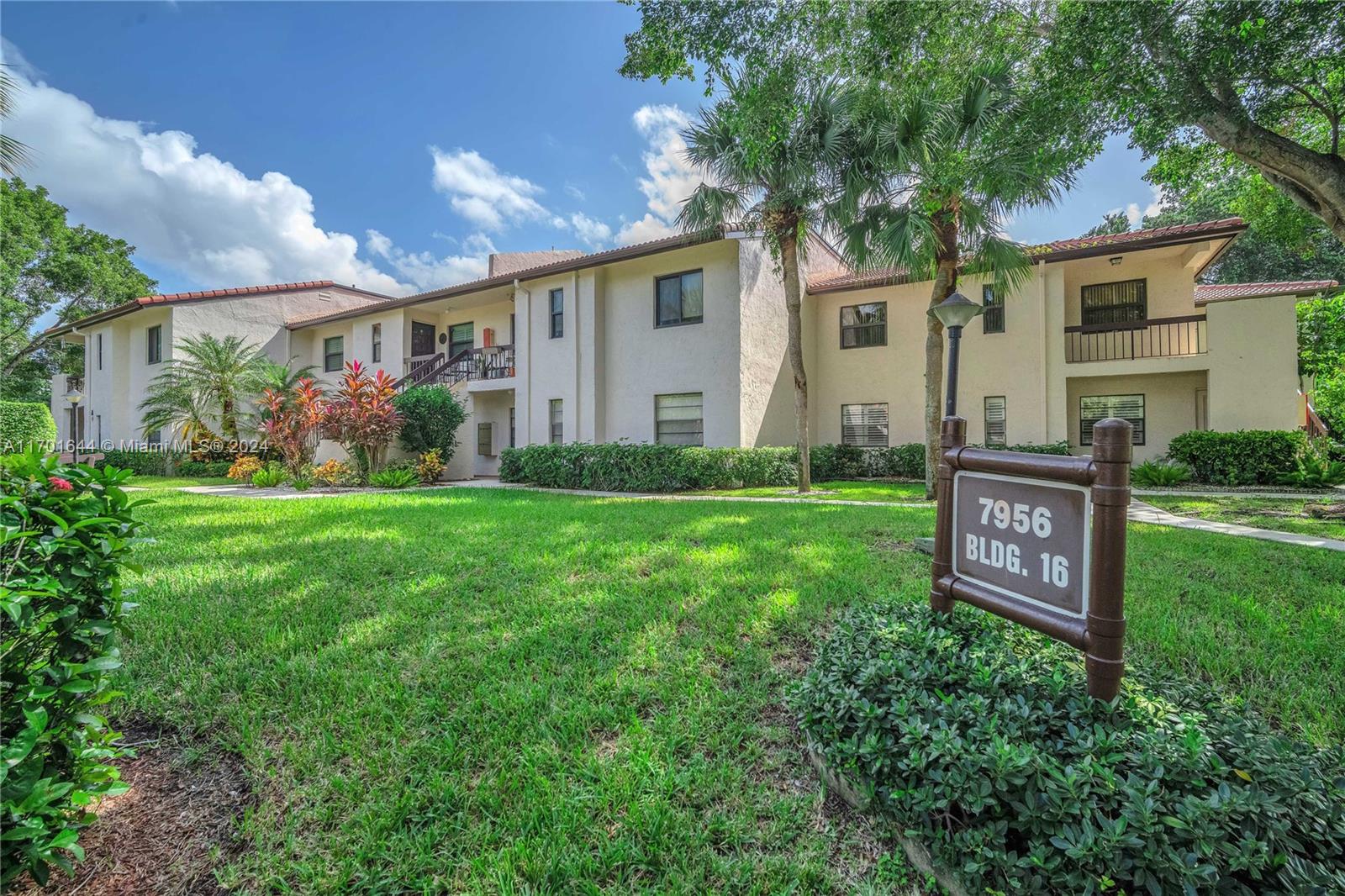 GREENS OF BOCA LAGO CONDO - Residential