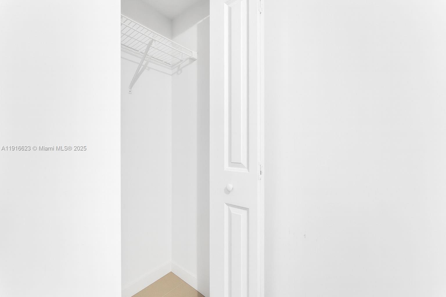 CANVAS CONDO - Residential