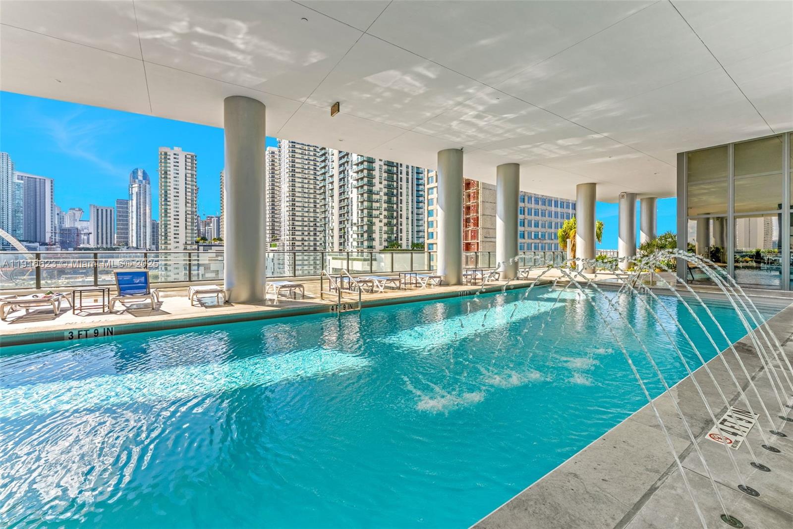 CANVAS CONDO - Residential