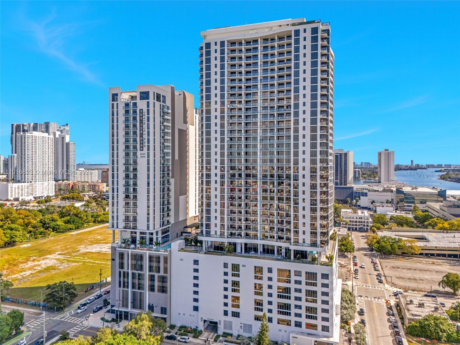 CANVAS CONDO - Residential