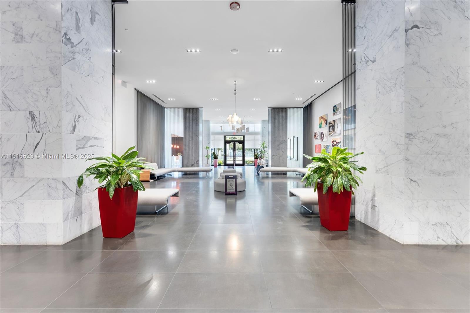 CANVAS CONDO - Residential