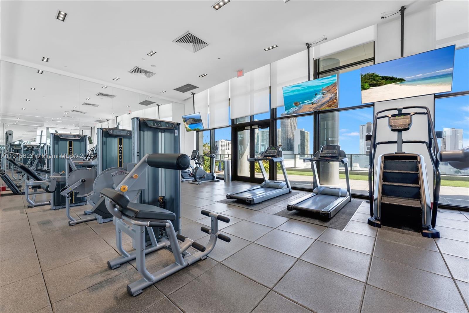 CANVAS CONDO - Residential