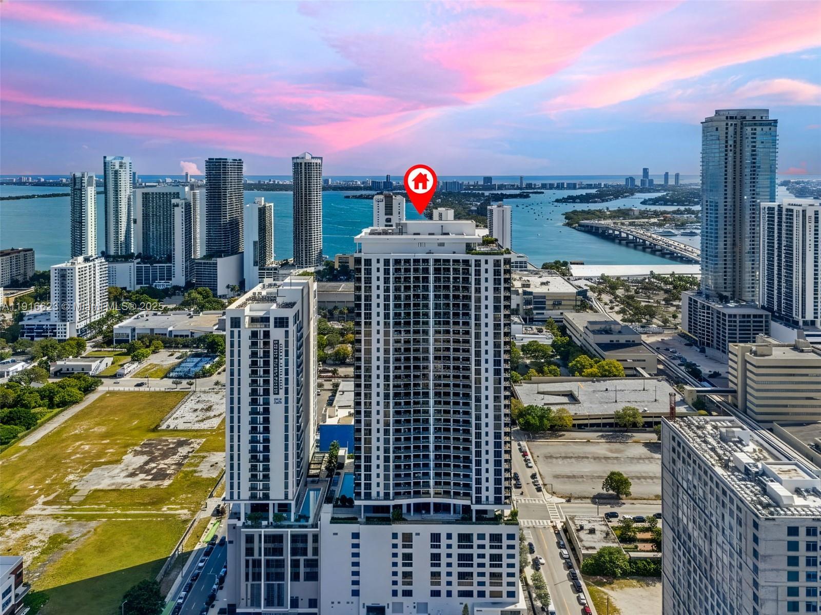 CANVAS CONDO - Residential