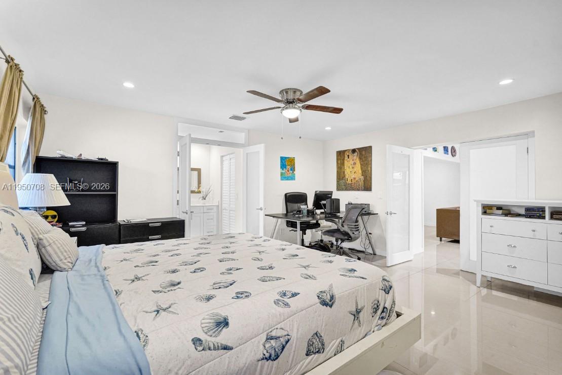 KINGS COURT WEST - Residential