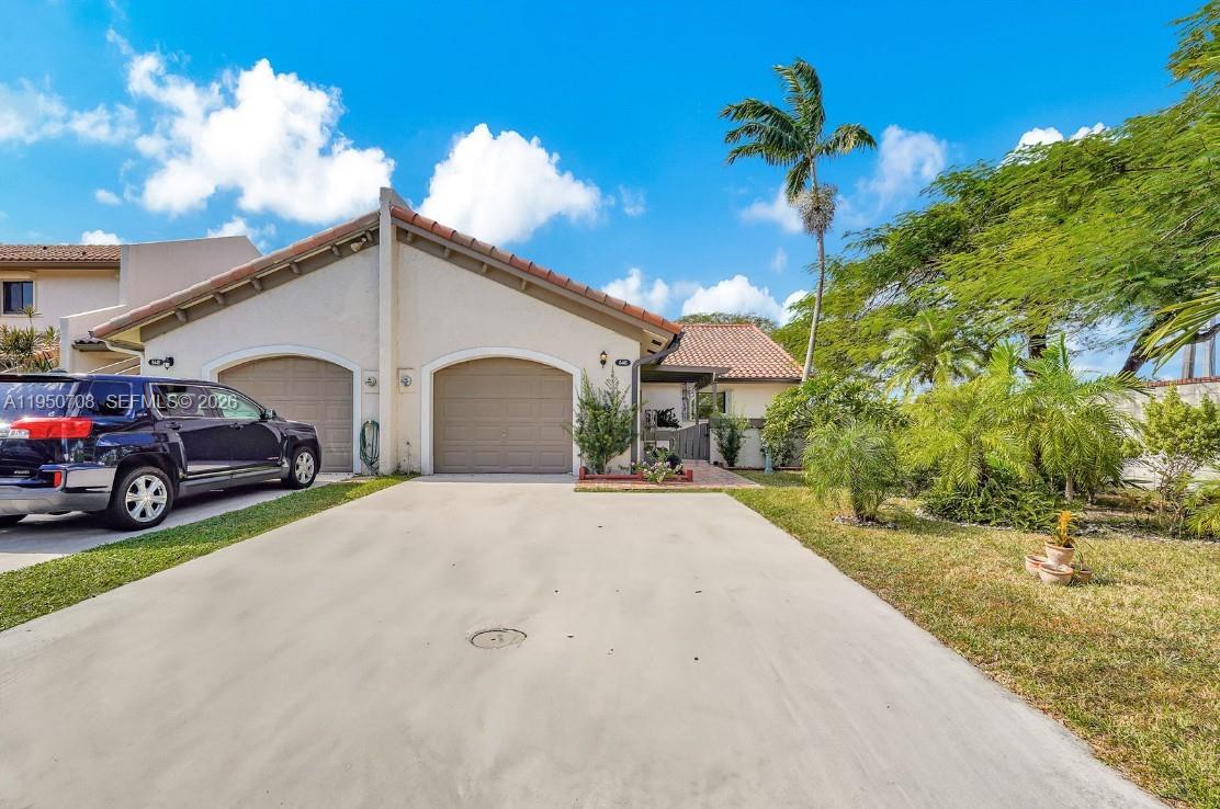 KINGS COURT WEST - Residential