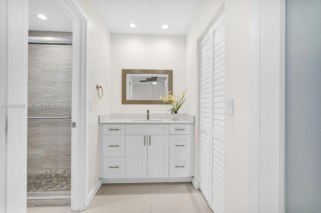 KINGS COURT WEST - Residential