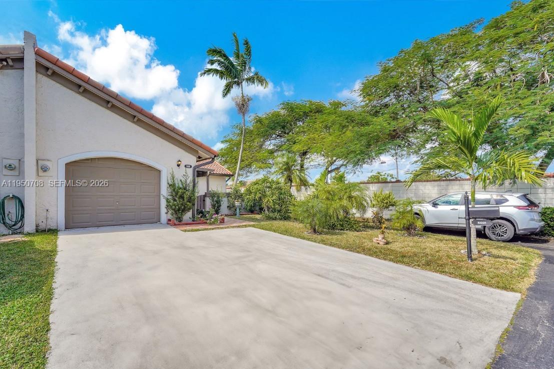 KINGS COURT WEST - Residential