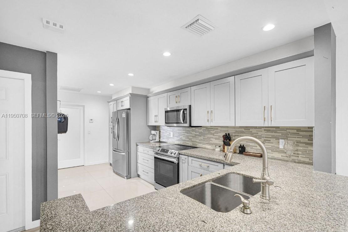 KINGS COURT WEST - Residential