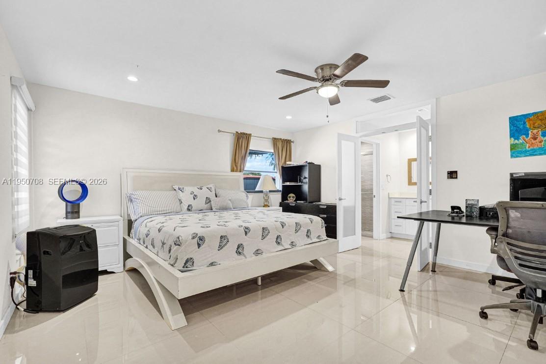 KINGS COURT WEST - Residential