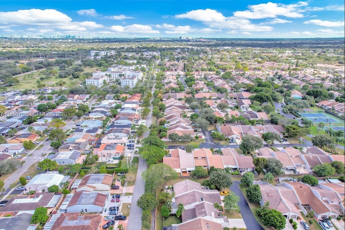 KINGS COURT WEST - Residential