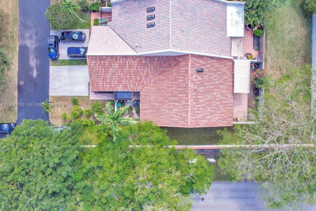 KINGS COURT WEST - Residential