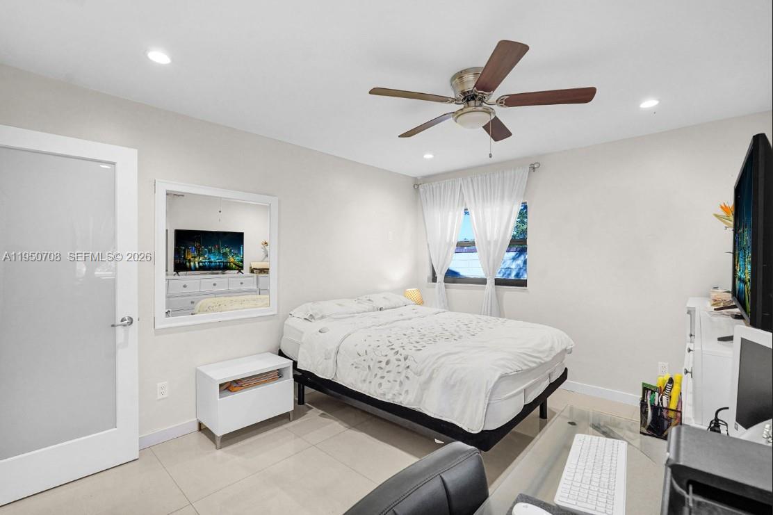 KINGS COURT WEST - Residential