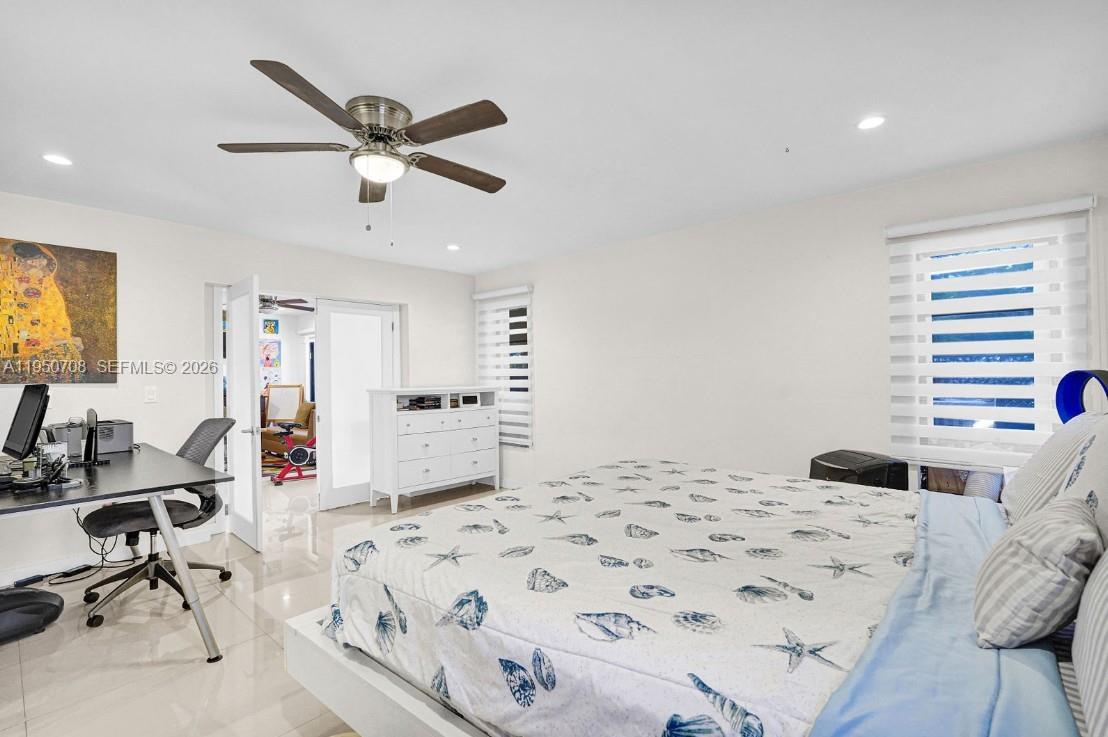 KINGS COURT WEST - Residential