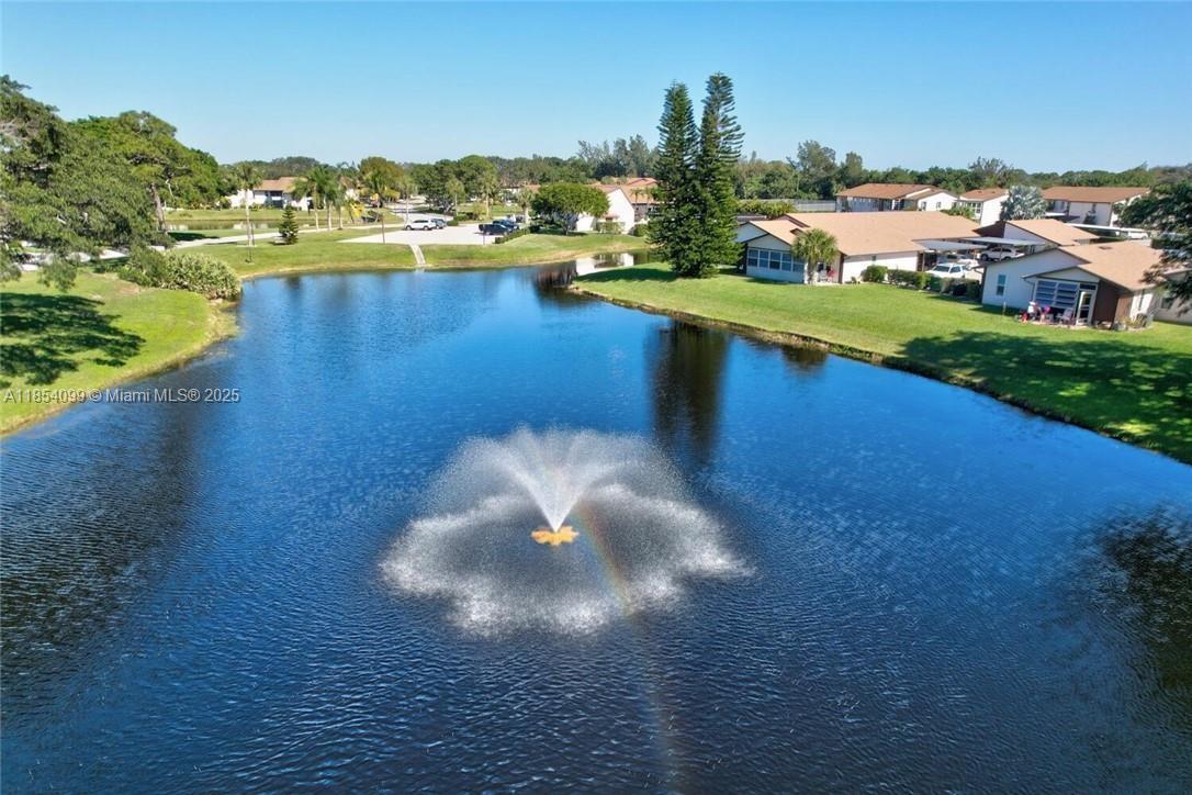 TWIN LAKES SOUTH & TOWN V - Residential