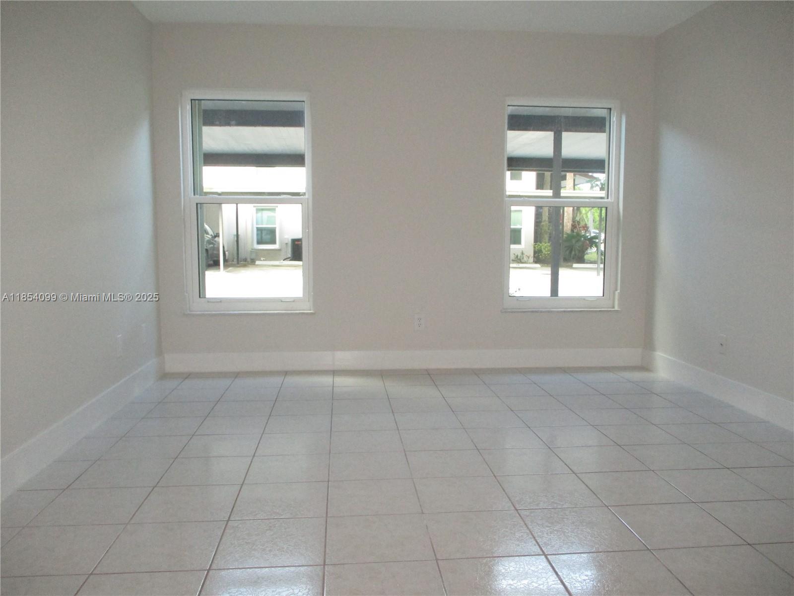 TWIN LAKES SOUTH & TOWN V - Residential