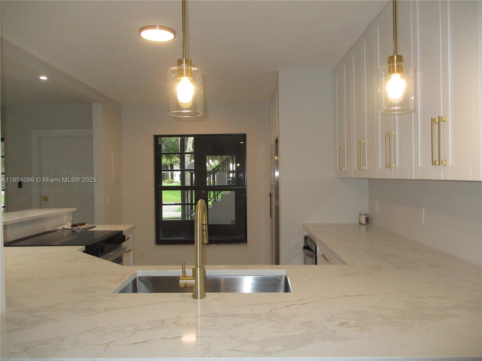 TWIN LAKES SOUTH & TOWN V - Residential