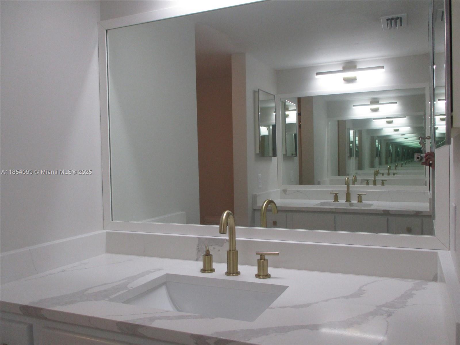 TWIN LAKES SOUTH & TOWN V - Residential