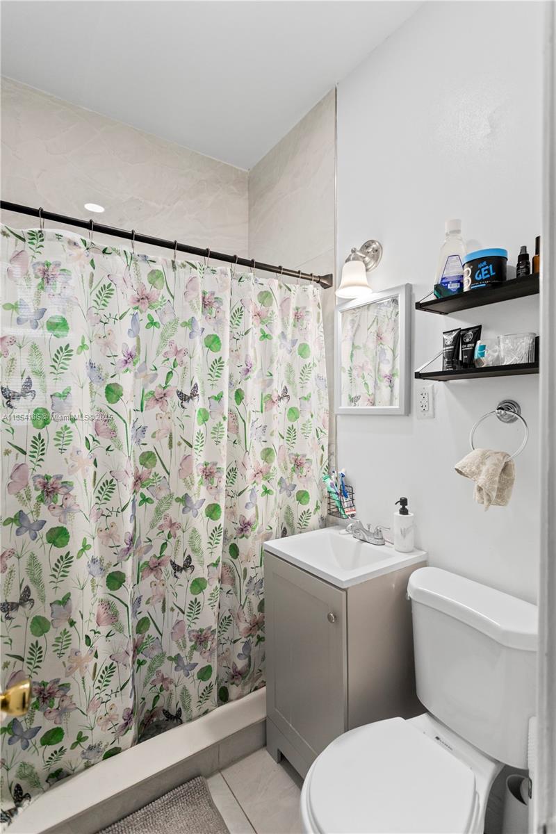 LAKE FOREST SEC ONE - Residential