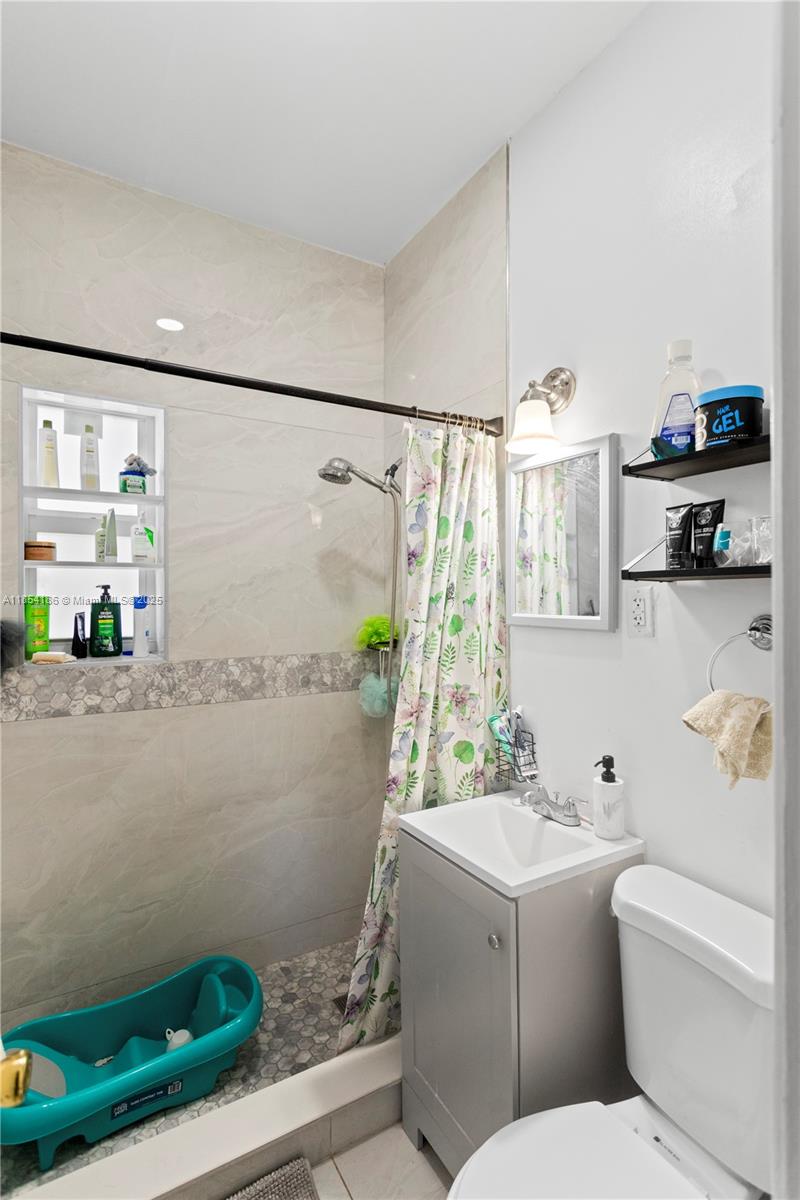 LAKE FOREST SEC ONE - Residential