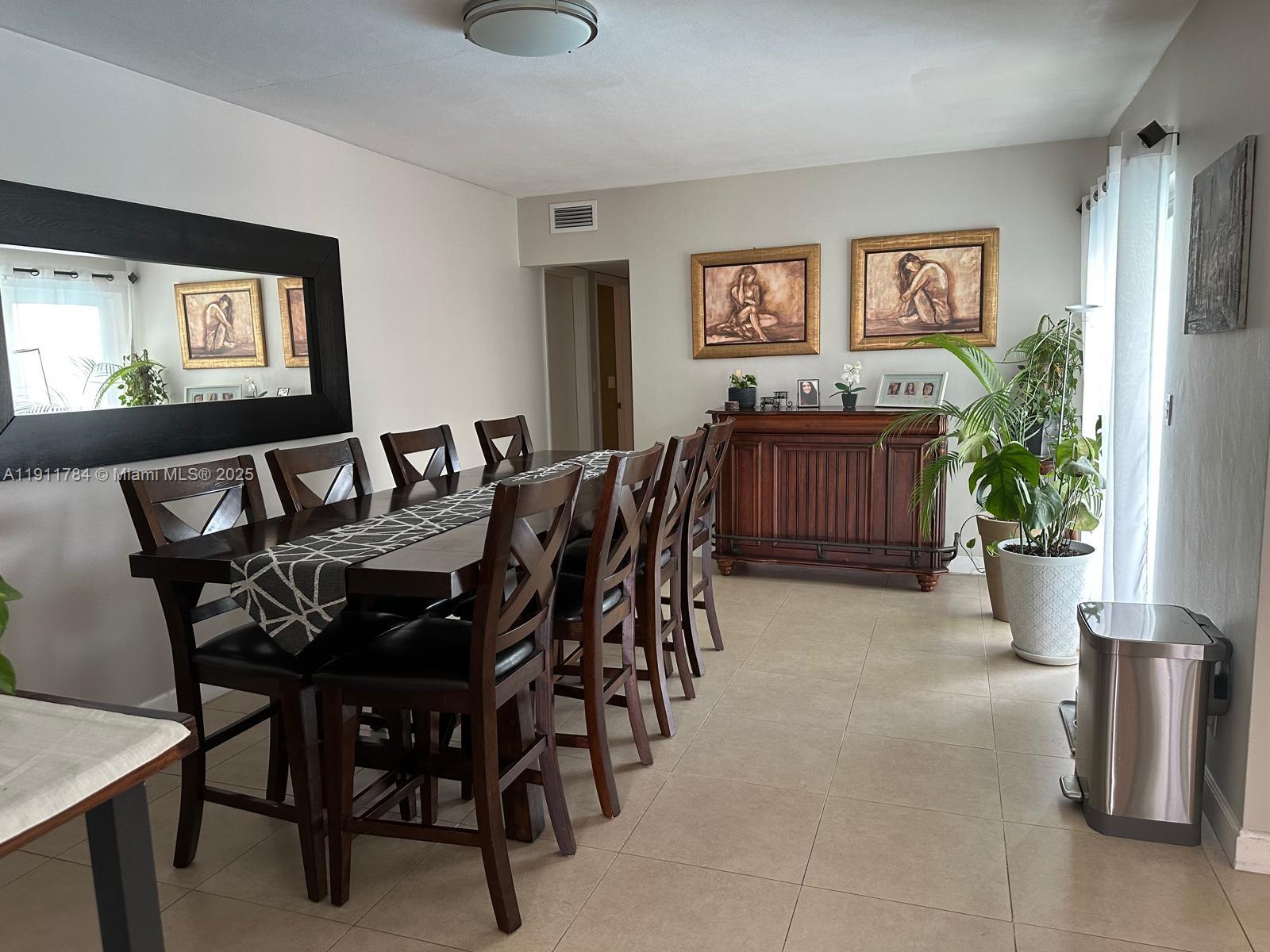 NOB HILL ESTATES 1 SEC - Residential