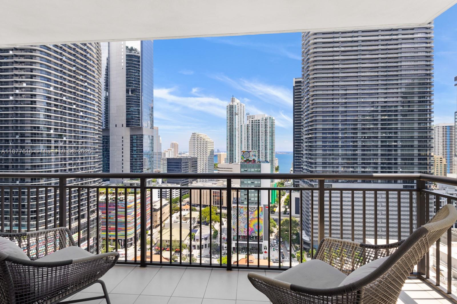 Beautifully furnished 2/2 in the heart of Brickell! Best line in the building with stunning skyline and water views. Split floor plan, open kitchen with stainless steel appliances, custom closets, built-in desks in bedrooms, and separate laundry room with full-size washer/dryer. Five-star amenities including pool, barbecue area, fitness center, party room, and more. Steps to restaurants, shops, metro, and entertainment. Nine at Brickell. A
great place to live! (Furniture can be removed upon request if not required)