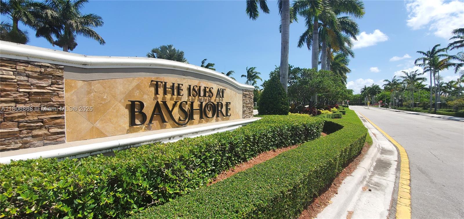 Rental Property at 22631 Sw 88th Pl 11-18, Cutler Bay, Miami-Dade County, Florida - Bedrooms: 3 
Bathrooms: 3  - $2,500 MO.