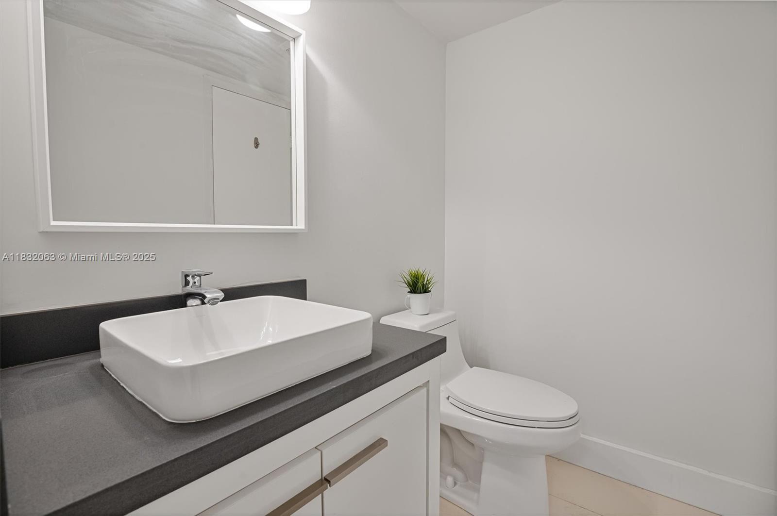 AVENTURA ELDORADO CONDO - Residential