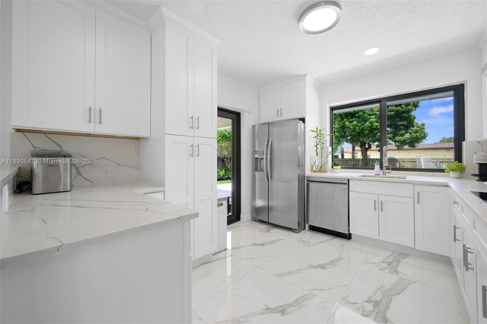 SKY LAKE - Residential Lease