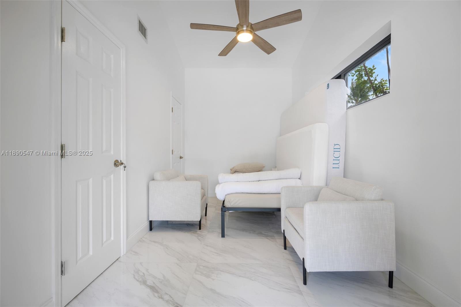 SKY LAKE - Residential Lease