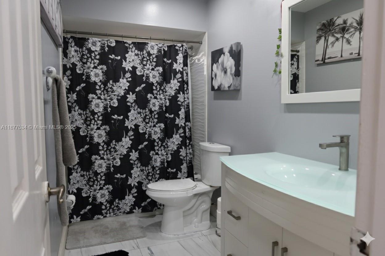 LAKESIDE SOUTH - Residential