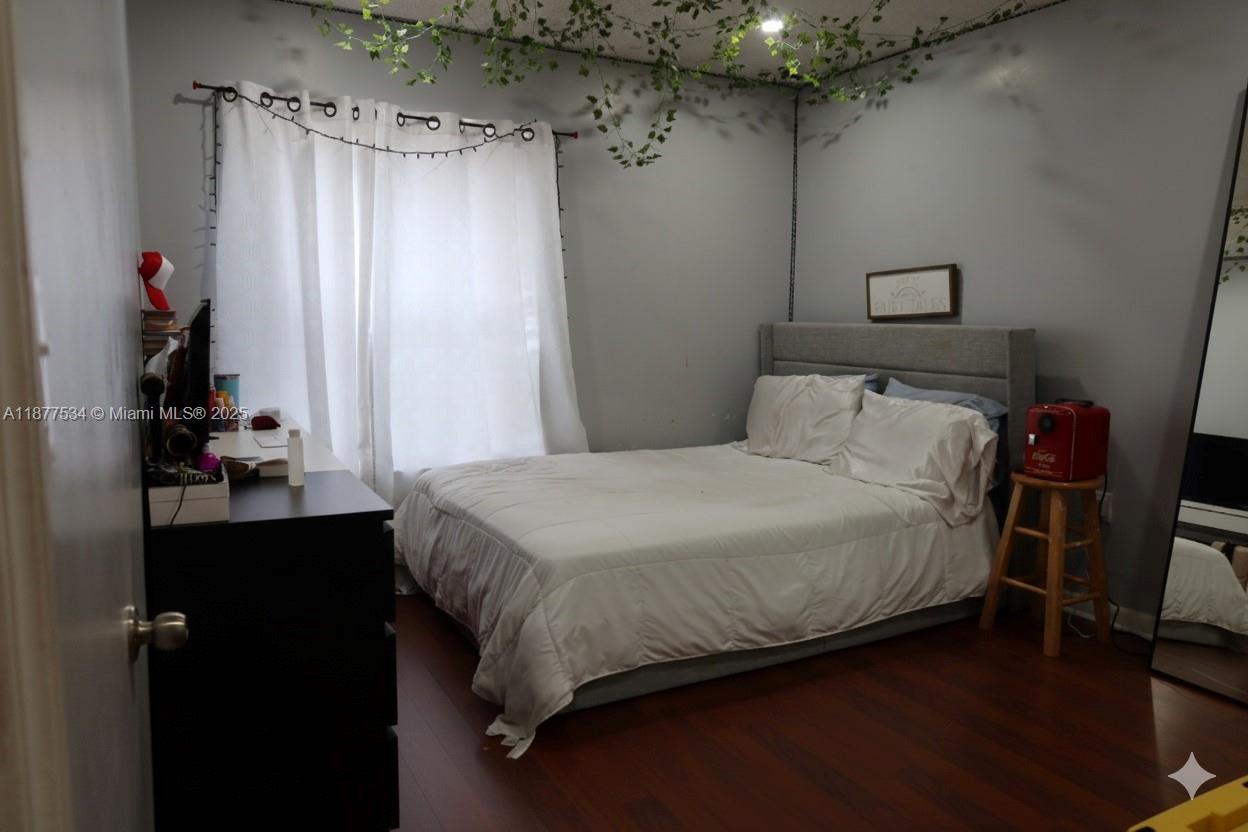 LAKESIDE SOUTH - Residential