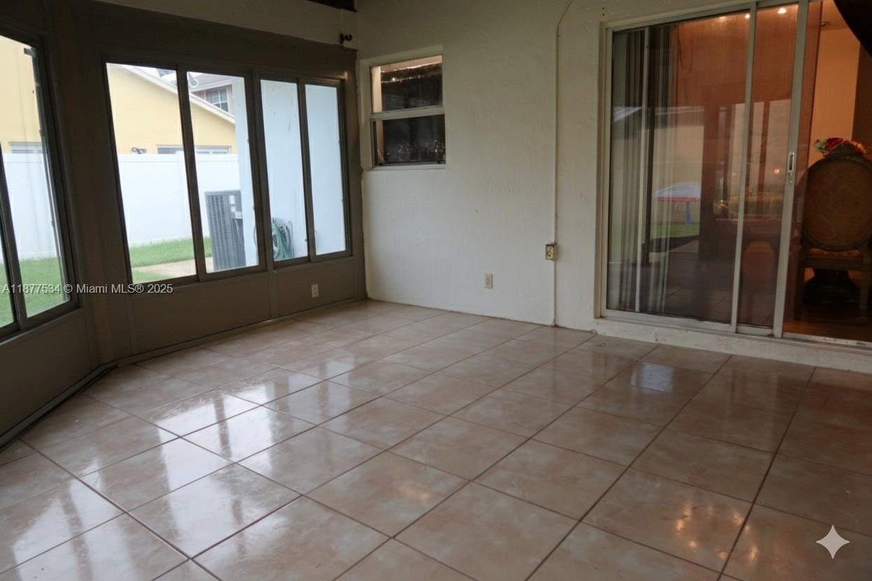 LAKESIDE SOUTH - Residential