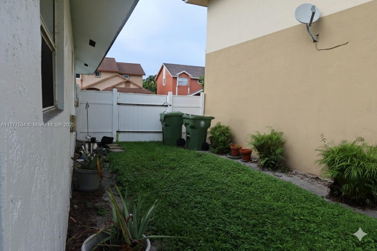 LAKESIDE SOUTH - Residential