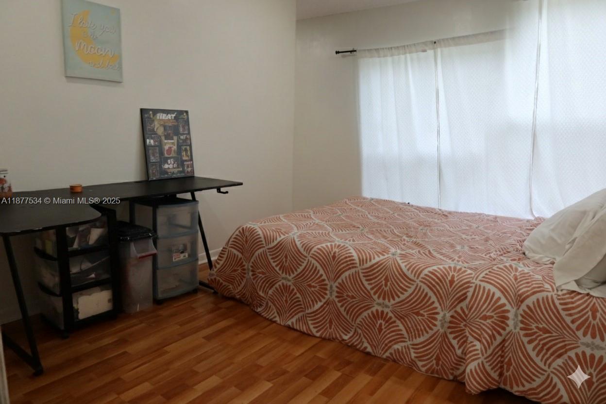 LAKESIDE SOUTH - Residential