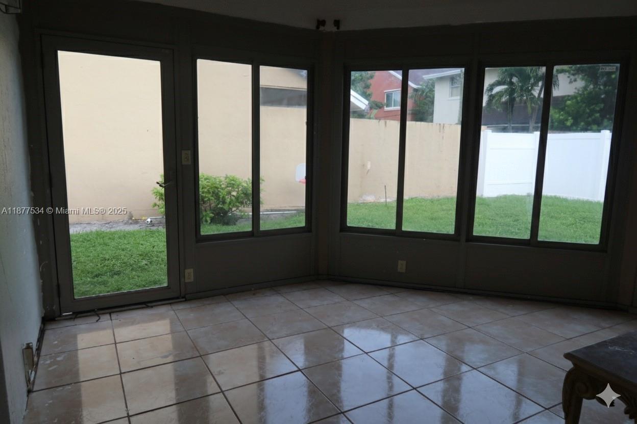 LAKESIDE SOUTH - Residential