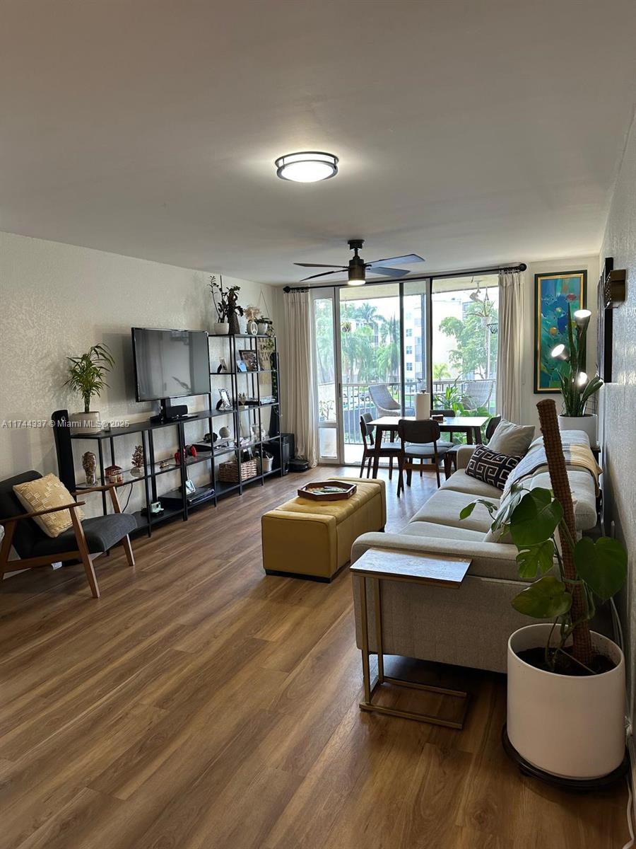 Rental Property at 8255 Lake Dr 306, Doral, Miami-Dade County, Florida - Bedrooms: 2 
Bathrooms: 2  - $2,550 MO.