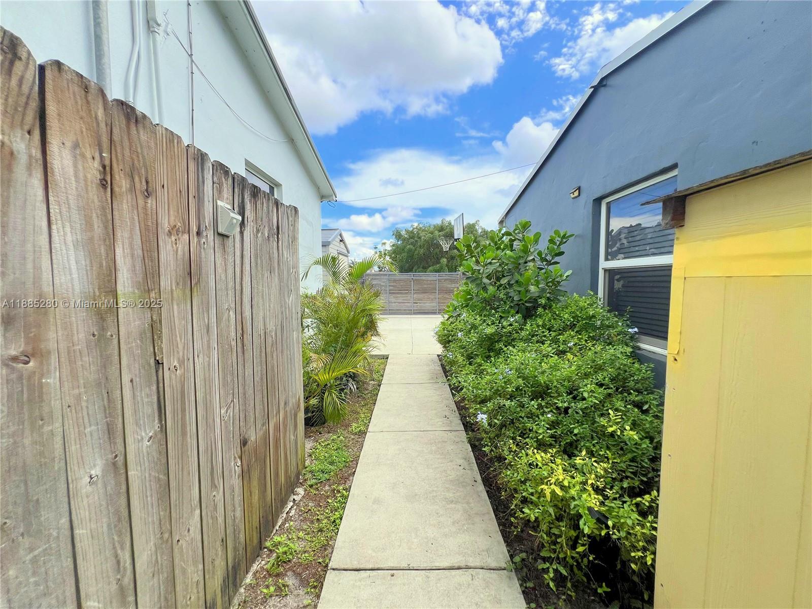 OPA LOCKA PLAT NO 3 REV - Residential