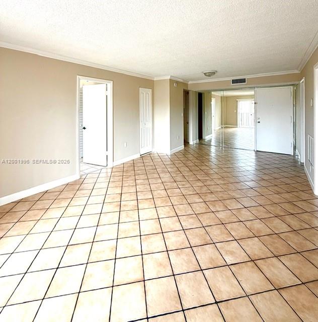 SUNSET VILLAS NO 3 CONDO- - Residential Lease