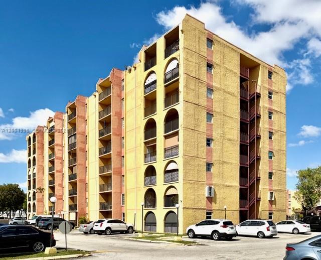 SUNSET VILLAS NO 3 CONDO- - Residential Lease