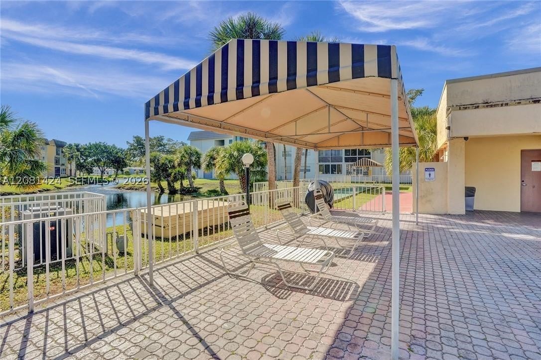 8325 Sunrise Lakes Blvd 212