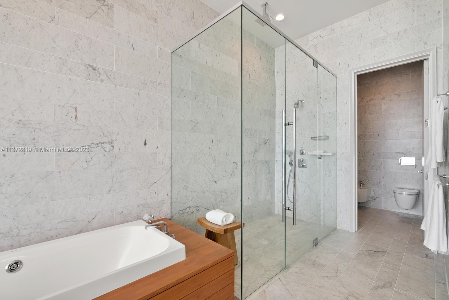 DINNER KEY - Residential