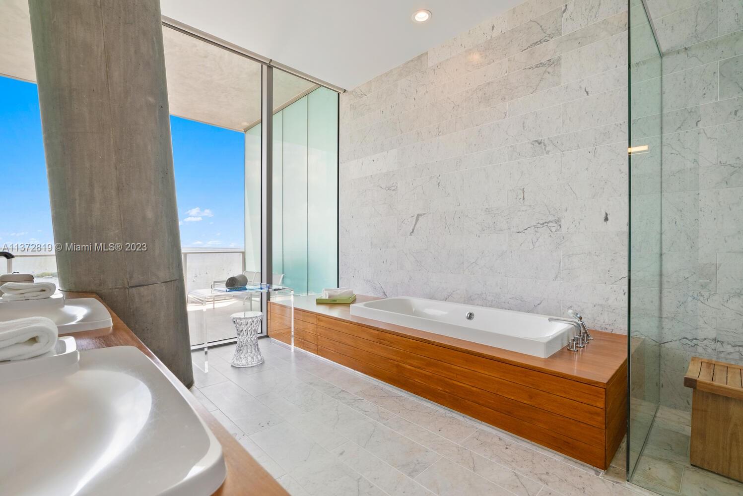 DINNER KEY - Residential