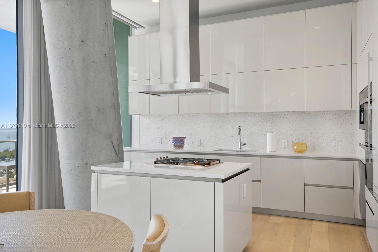 DINNER KEY - Residential