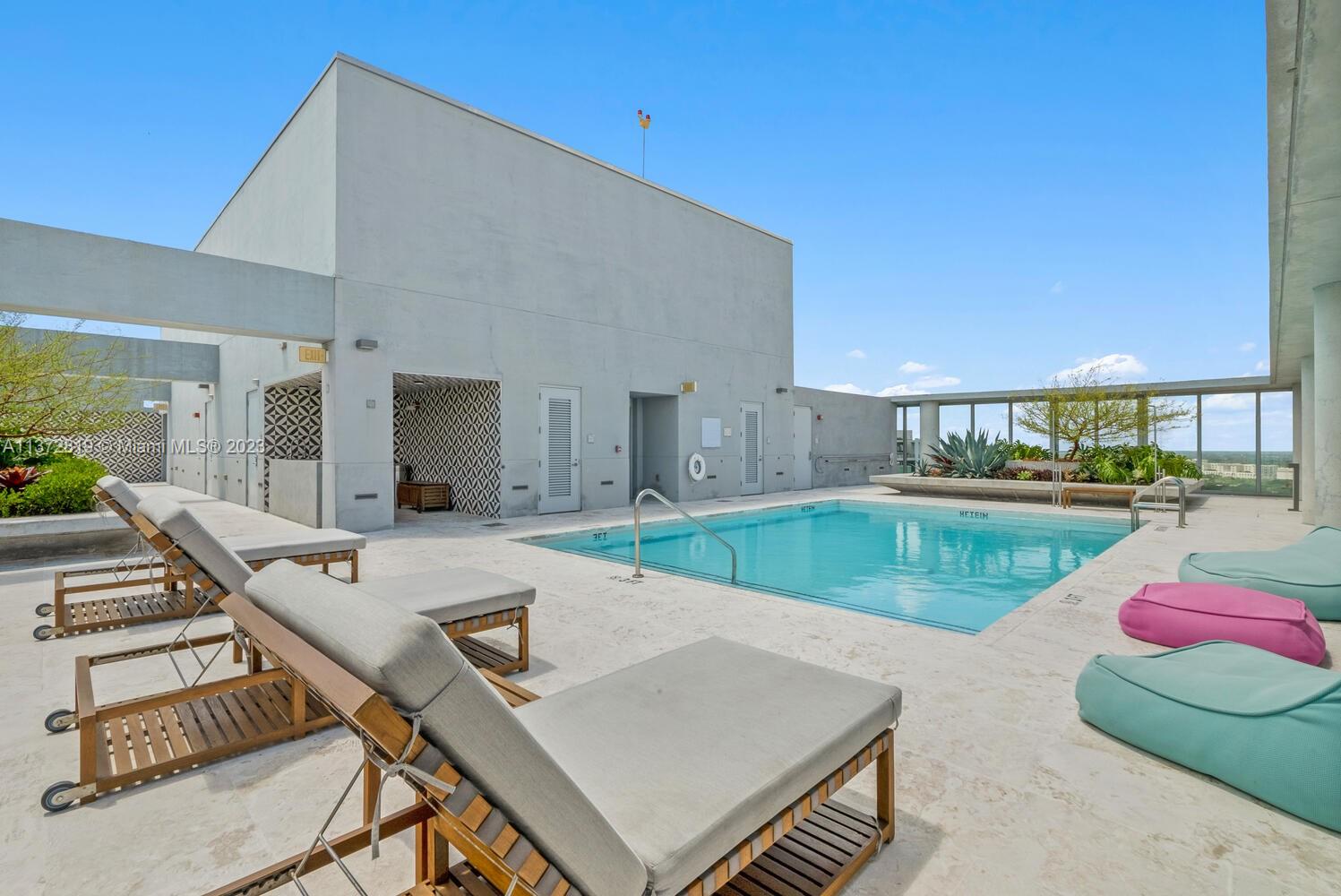 DINNER KEY - Residential