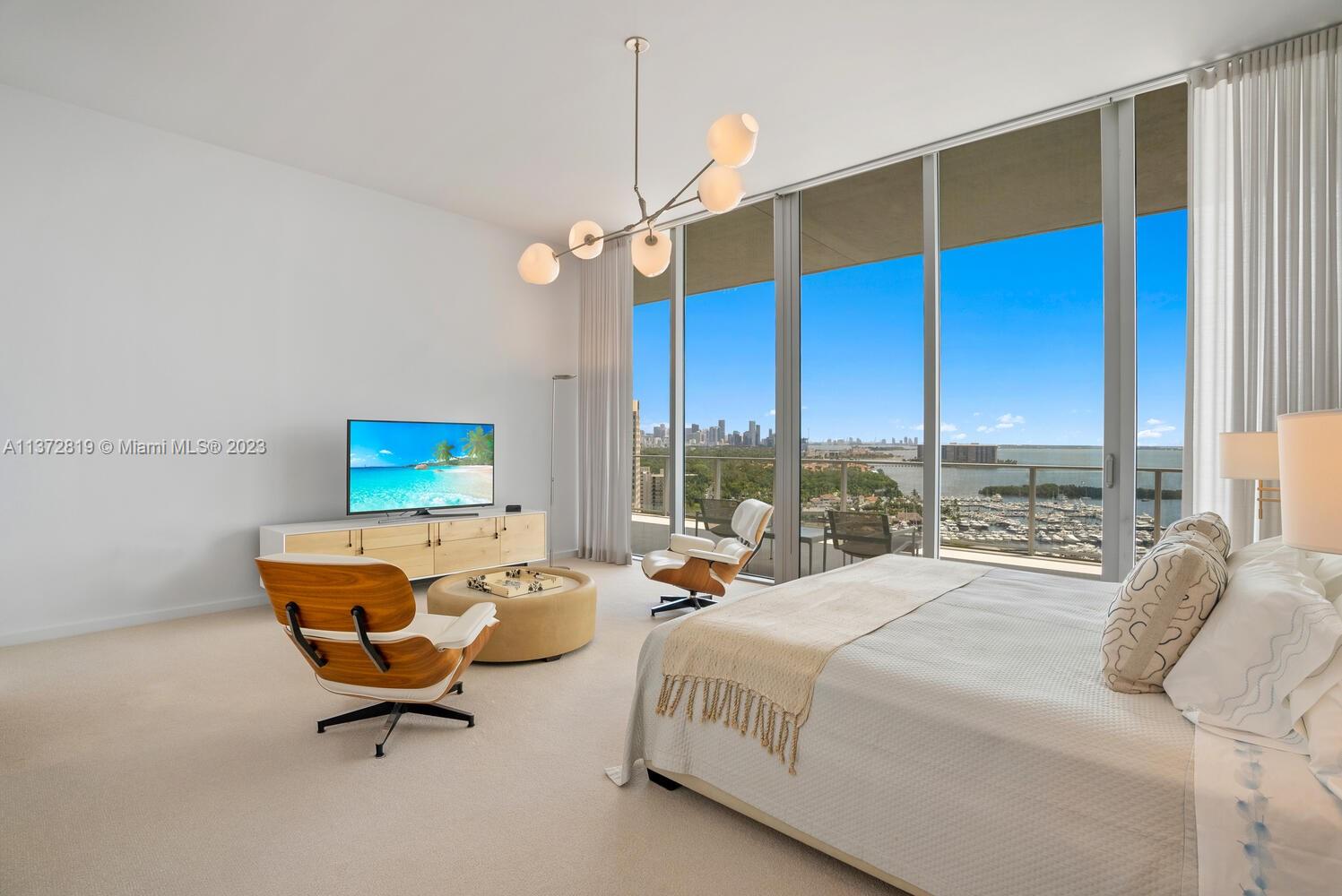 DINNER KEY - Residential