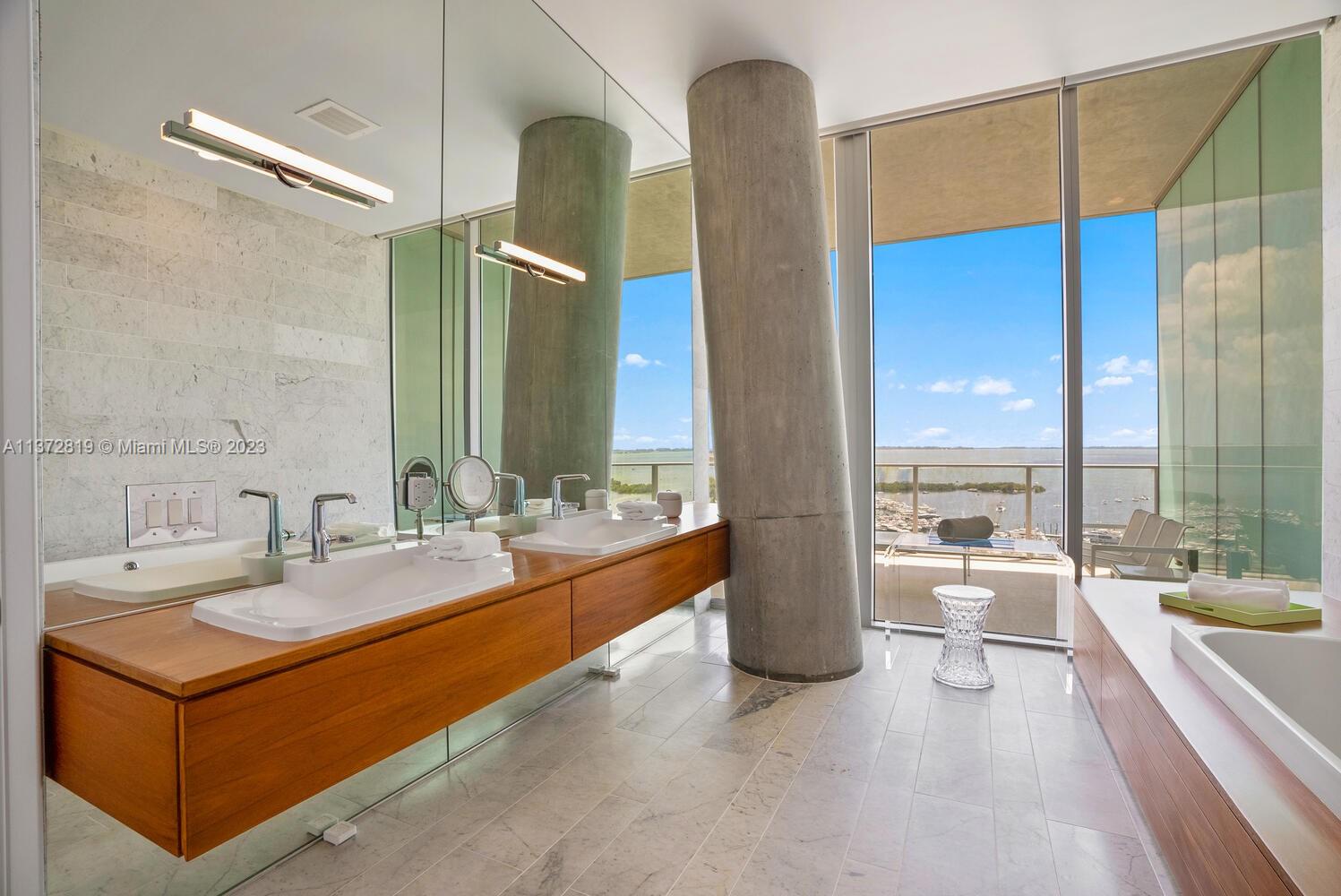 DINNER KEY - Residential