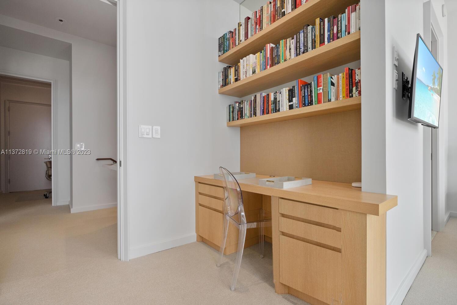 DINNER KEY - Residential