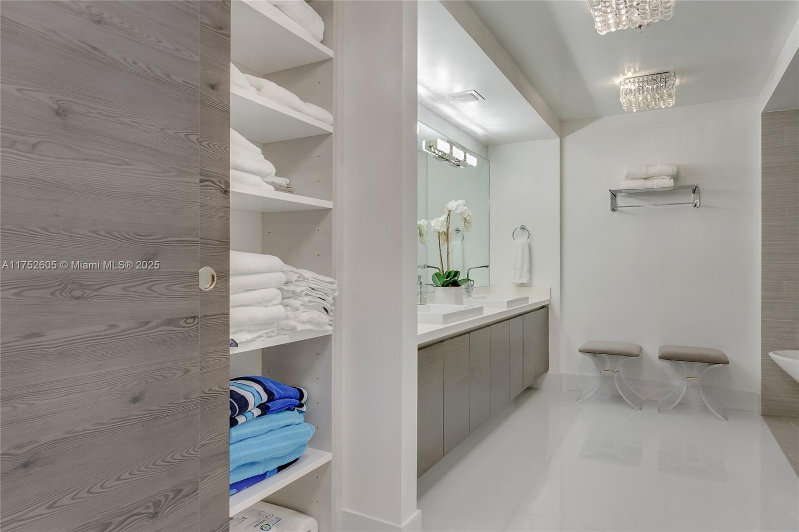 PARQUE TOWERS CONDO - Residential